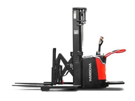 A Series stand-on stacker with reach fork, 1.2 – 1.6t